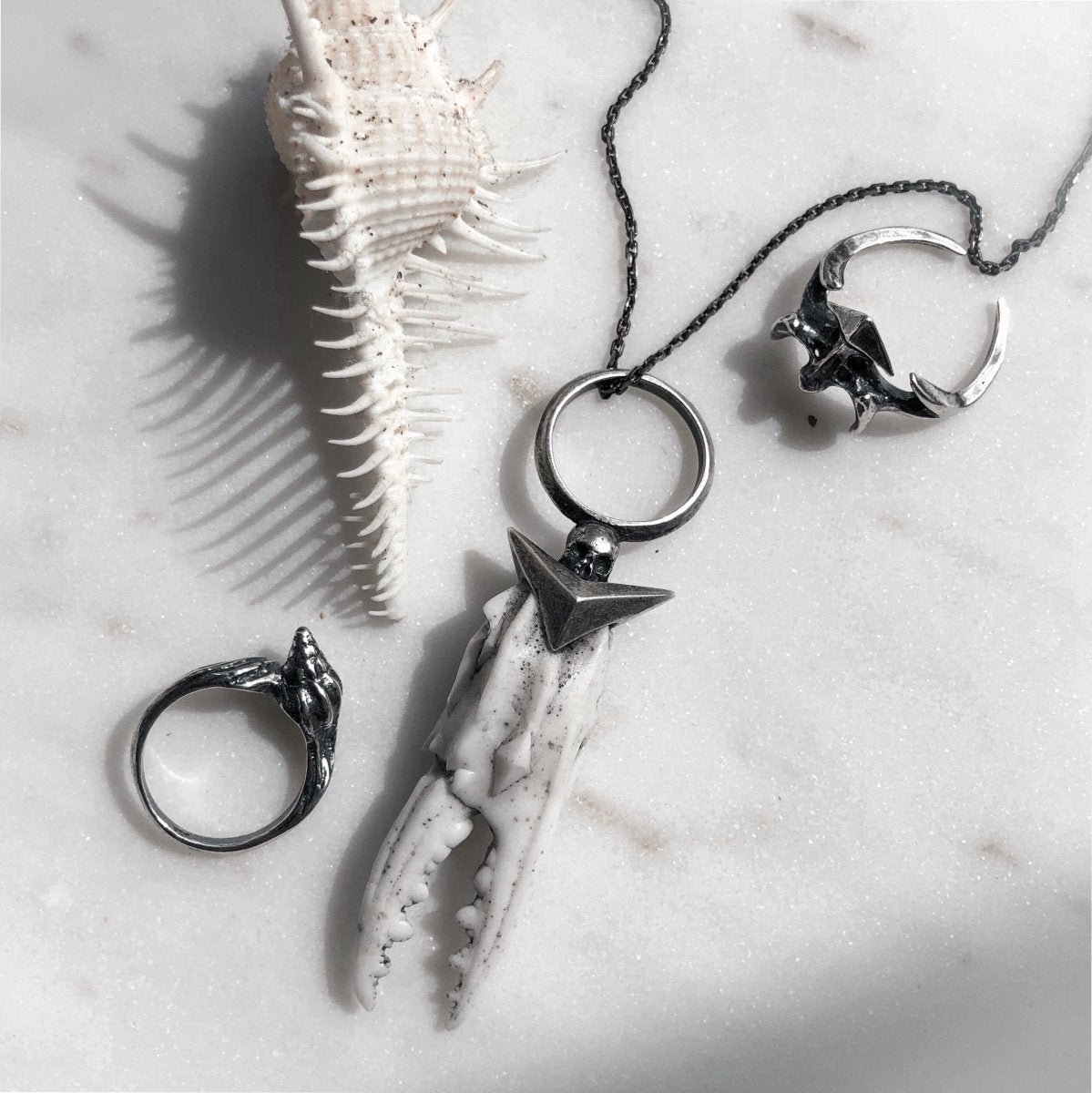 VERTEBRA RING - Macabre Gadgets Store