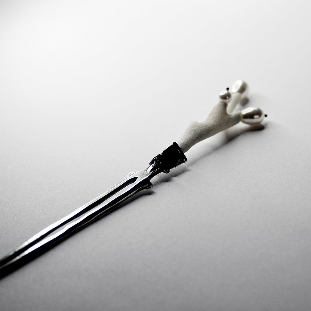 WHITE CORAL HAIRPIN - Macabre Gadgets Store
