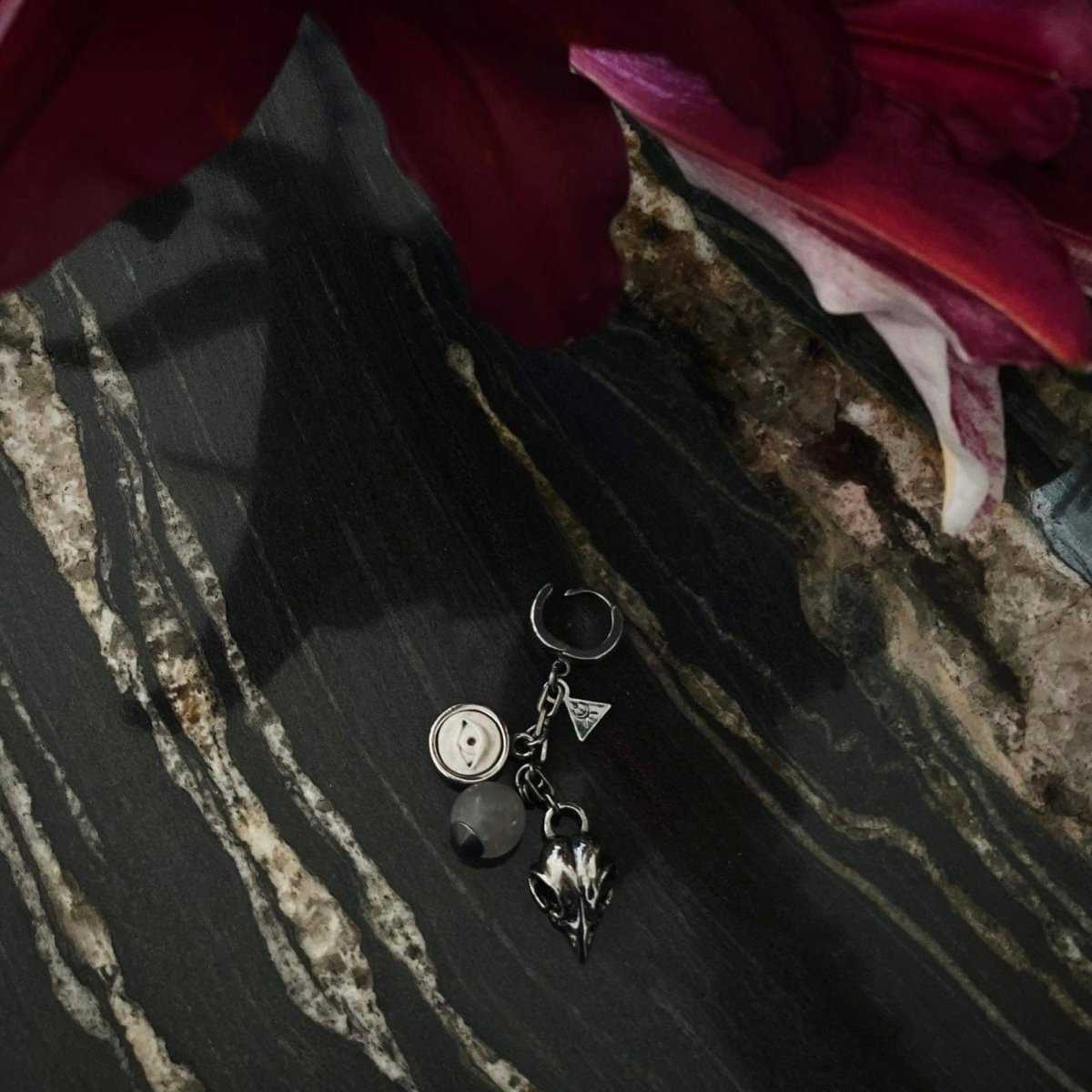 WOODS CHARM EARRING - Macabre Gadgets Store
