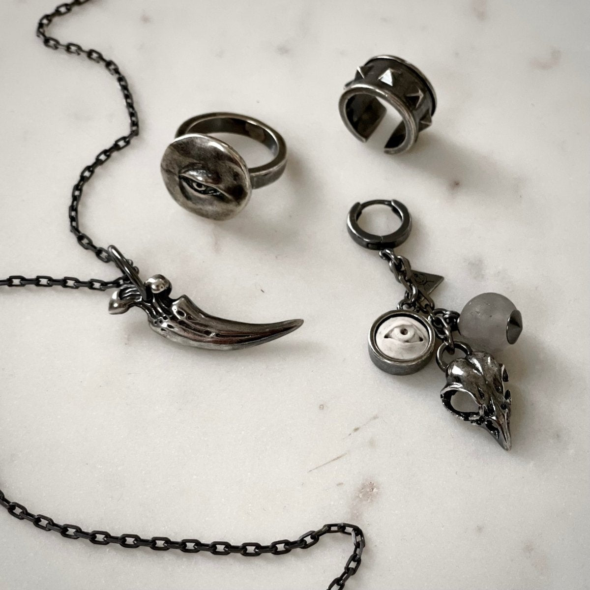 WOODS CHARM EARRING - Macabre Gadgets Store